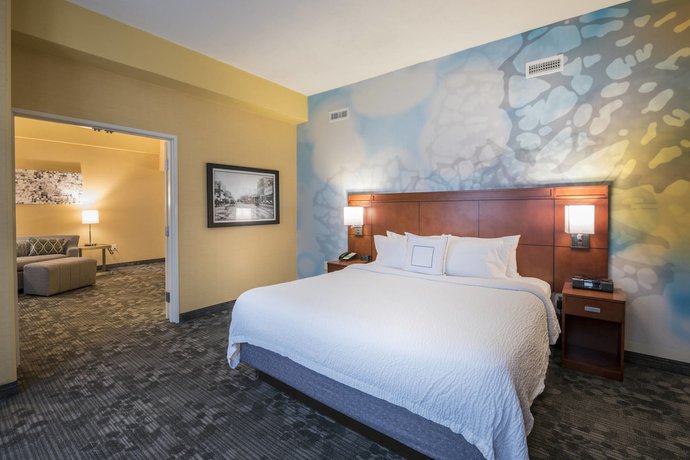 Imagen de la habitación del Hotel Courtyard By Marriott Tulsa Downtown. Foto 13