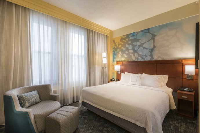 Imagen de la habitación del Hotel Courtyard By Marriott Tulsa Downtown. Foto 14