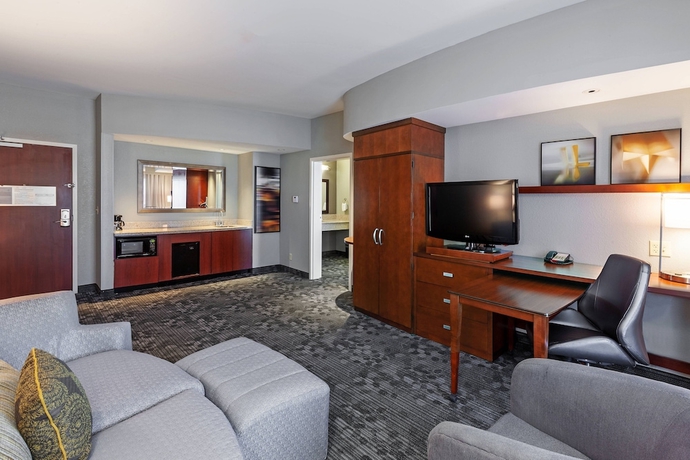 Imagen de la habitación del Hotel Courtyard By Marriott Tulsa Woodland Hills. Foto 8