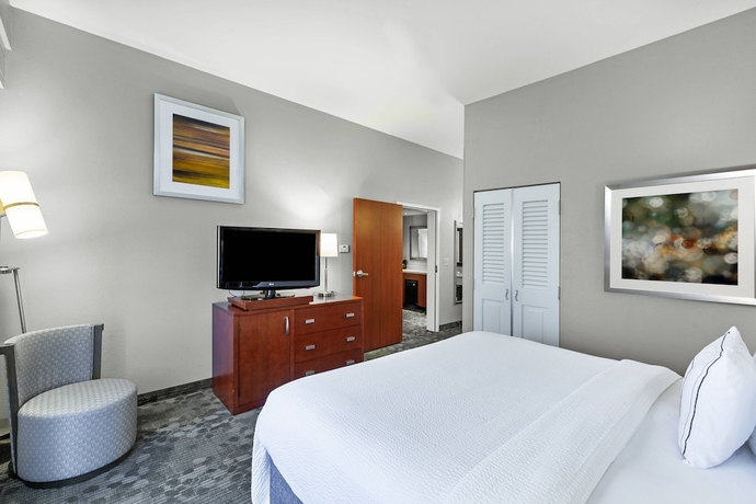 Imagen de la habitación del Hotel Courtyard By Marriott Tulsa Woodland Hills. Foto 9