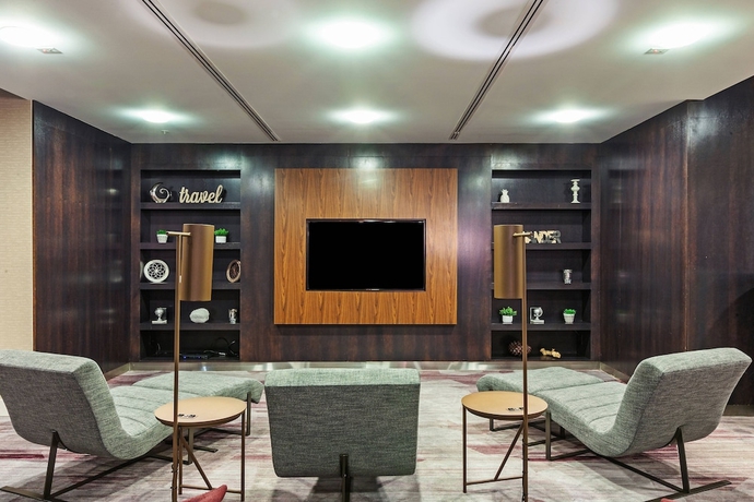 Imagen de los interiores del Hotel Courtyard By Marriott Tulsa Woodland Hills. Foto 17