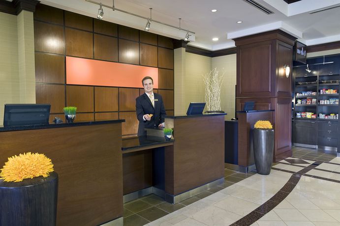 Imagen de la habitación del Hotel Courtyard By Marriott Tysons Mclean. Foto 3