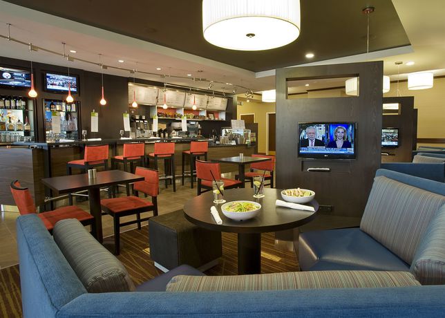 Imagen de los exteriores del Hotel Courtyard By Marriott Tysons Mclean. Foto 4