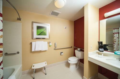 Imagen de la habitación del Hotel Courtyard By Marriott Valdosta. Foto 7