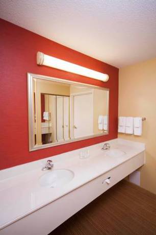 Imagen de la habitación del Hotel Courtyard By Marriott Valdosta. Foto 9