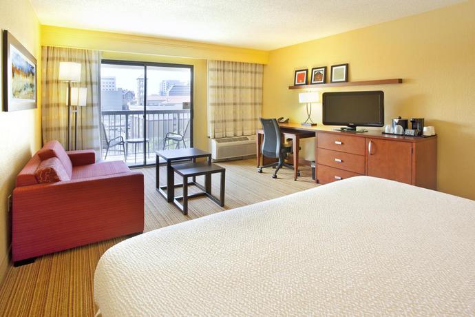 Imagen de la habitación del Hotel Courtyard By Marriott Vanderbilt-west End. Foto 4
