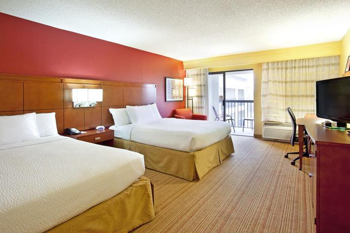 Imagen de la habitación del Hotel Courtyard By Marriott Vanderbilt-west End. Foto 5