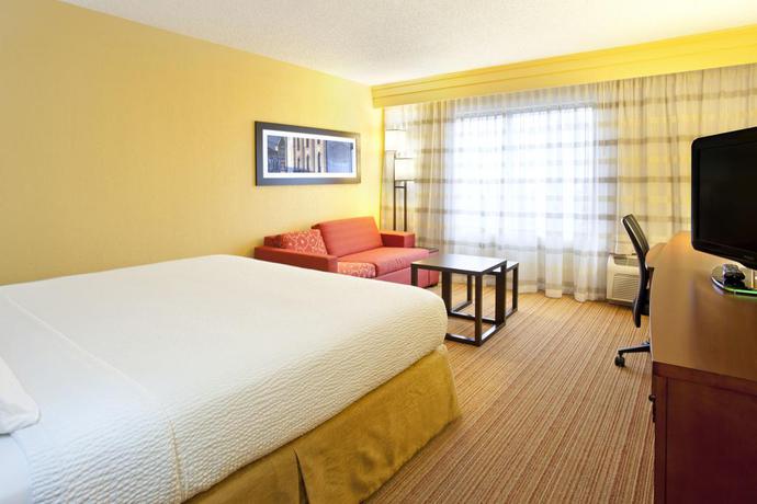 Imagen de la habitación del Hotel Courtyard By Marriott Vanderbilt-west End. Foto 7