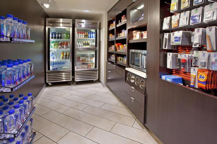 Imagen de los interiores del Hotel Courtyard By Marriott Vanderbilt-west End. Foto 9