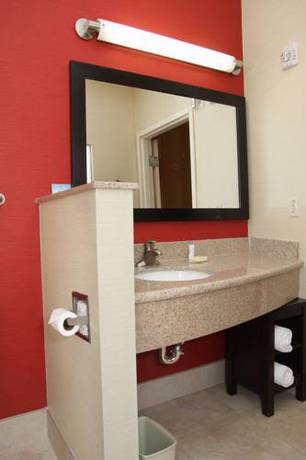 Imagen de la habitación del Hotel Courtyard By Marriott Victorville Hesperia. Foto 4