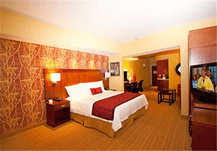 Imagen de la habitación del Hotel Courtyard By Marriott Victorville Hesperia. Foto 9