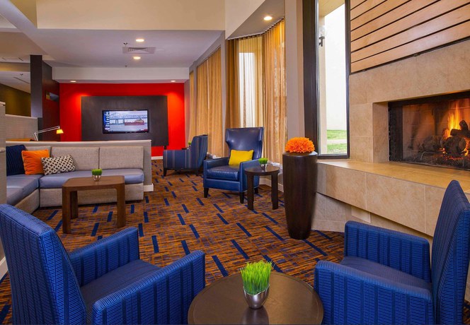 Imagen de los interiores del Hotel Courtyard By Marriott Virginia Beach Norfolk. Foto 7