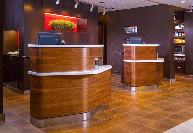 Imagen de los interiores del Hotel Courtyard By Marriott Virginia Beach Norfolk. Foto 9