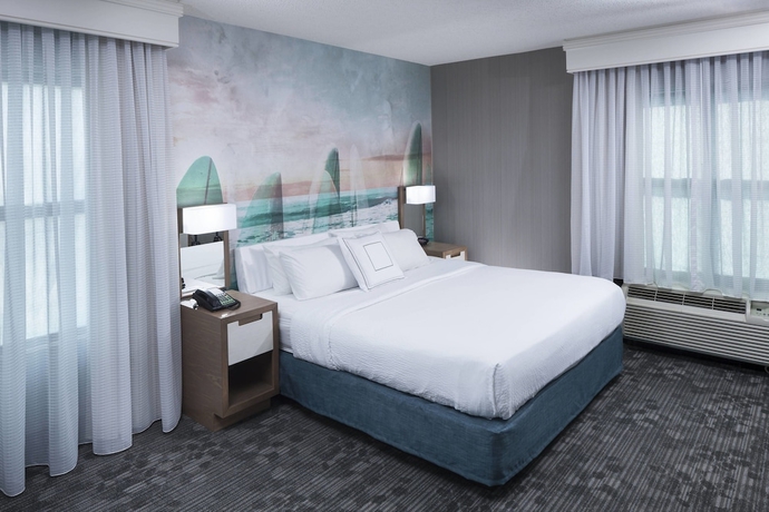 Imagen de la habitación del Hotel Courtyard By Marriott Virginia Beach Oceanfront South. Foto 12