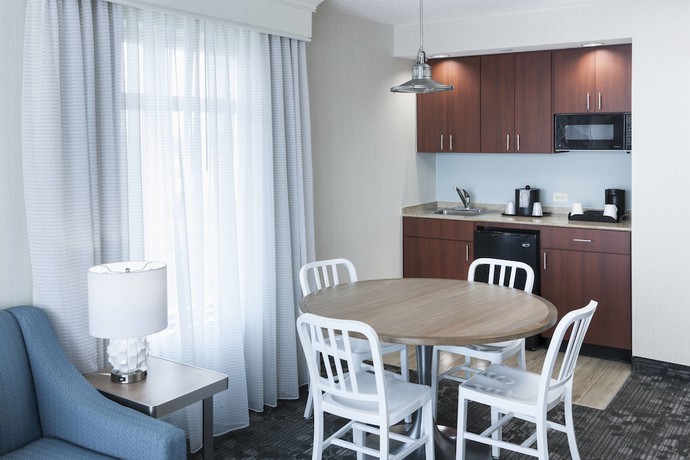 Imagen de la habitación del Hotel Courtyard By Marriott Virginia Beach Oceanfront/north 37th Street. Foto 7