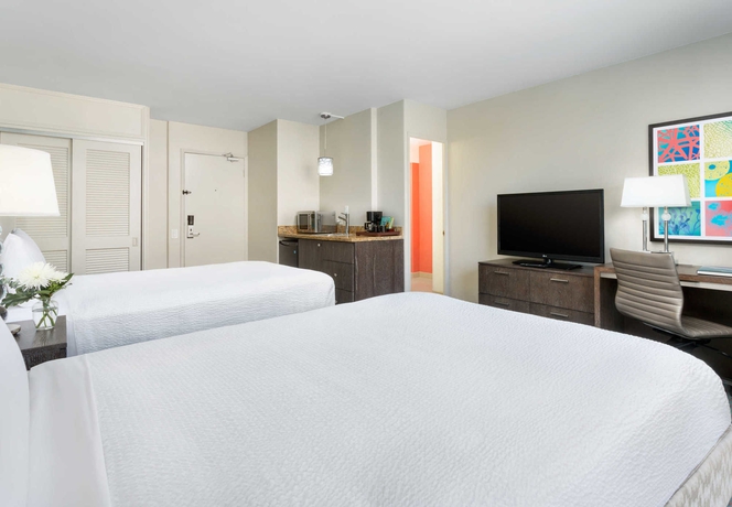 Imagen de la habitación del Hotel Courtyard By Marriott Waikiki Beach. Foto 11