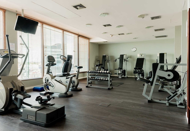 Imagen de los interiores del Hotel Courtyard By Marriott Warsaw Airport. Foto 9