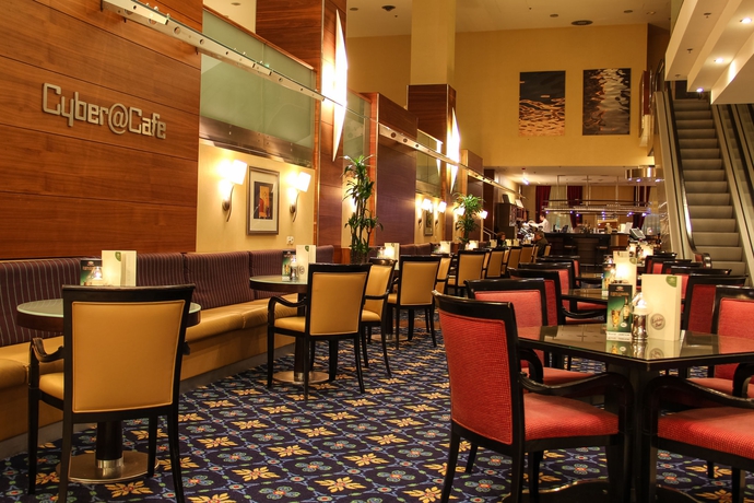 Imagen de los interiores del Hotel Courtyard By Marriott Warsaw Airport. Foto 11