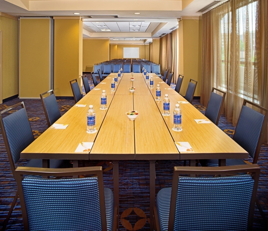 Imagen de los interiores del Hotel Courtyard By Marriott Washington Capitol Hill/navy Yard. Foto 10