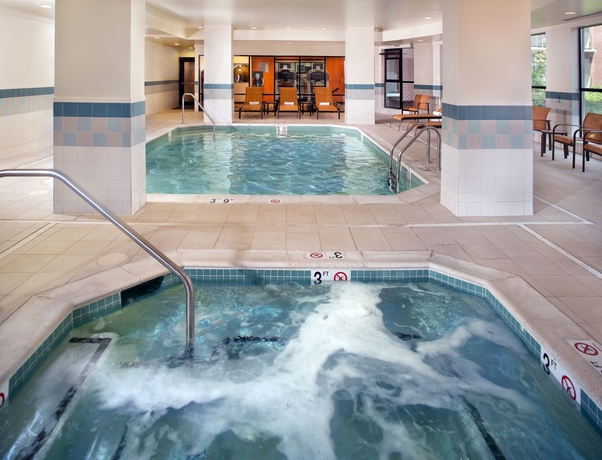 Imagen de la piscina del Hotel Courtyard By Marriott Washington Capitol Hill/navy Yard. Foto 15