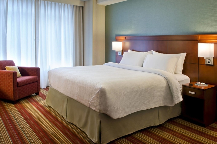 Imagen de la habitación del Hotel Courtyard By Marriott Washington, Dc/foggy Bottom. Foto 6