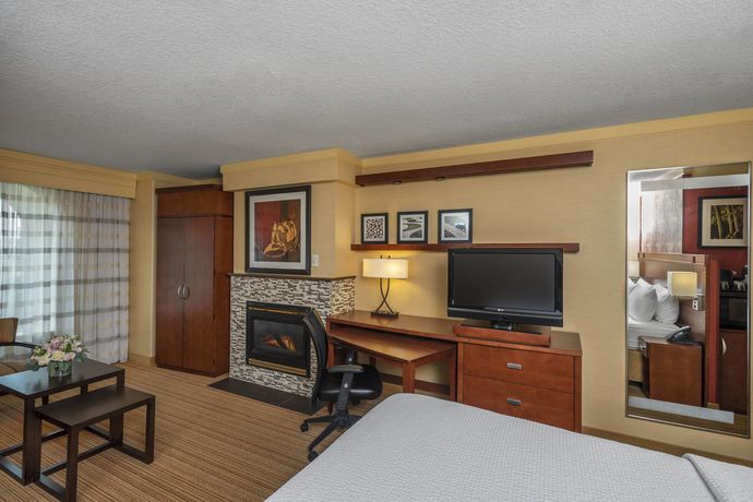 Imagen de la habitación del Hotel Courtyard By Marriott Waterloo St. Jacobs. Foto 2