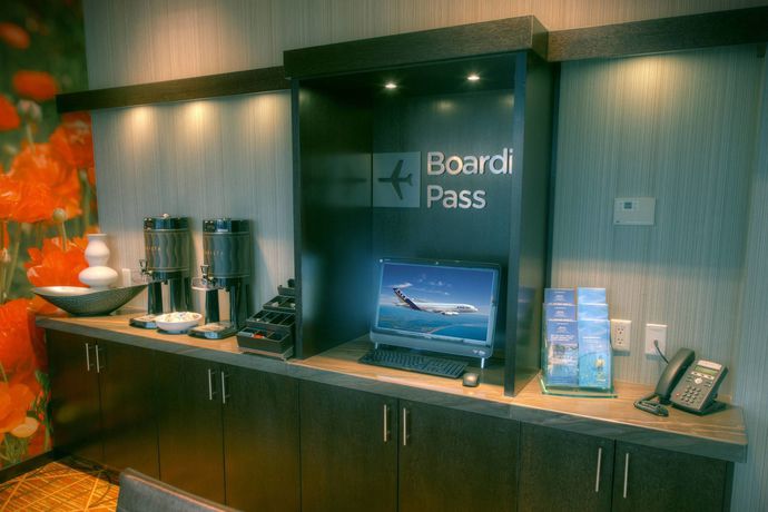 Imagen de los interiores del Hotel Courtyard By Marriott Waterloo St. Jacobs. Foto 9