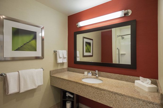 Imagen de la habitación del Hotel Courtyard By Marriott Waterloo St. Jacobs. Foto 5