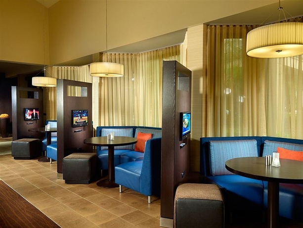 Imagen del bar/restaurante del Hotel Courtyard By Marriott West Palm Beach. Foto 10