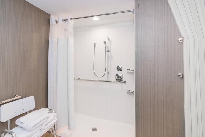 Imagen de la habitación del Hotel Courtyard By Marriott West Springfield. Foto 7
