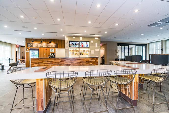 Imagen del bar/restaurante del Hotel Courtyard By Marriott West Springfield. Foto 4