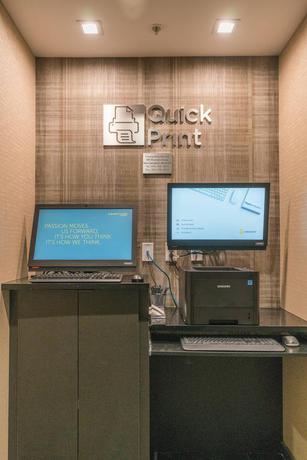 Imagen de los interiores del Hotel Courtyard By Marriott West Springfield. Foto 19