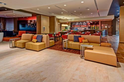 Imagen general del Hotel Courtyard By Marriott Westbury Long Island. Foto 2