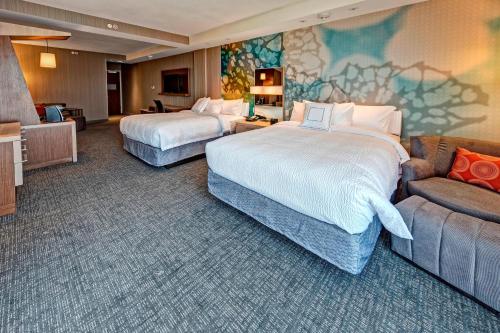 Imagen de la habitación del Hotel Courtyard By Marriott Westbury Long Island. Foto 15