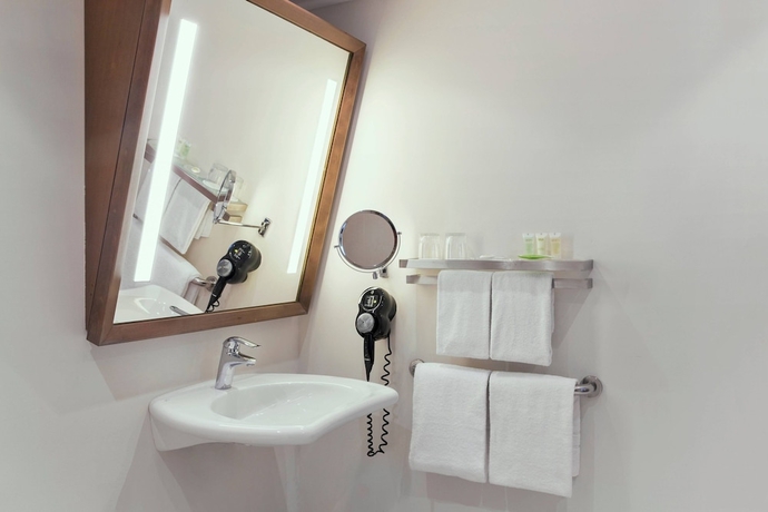 Imagen de la habitación del Hotel Courtyard By Marriott Wiesbaden-nordenstadt. Foto 18