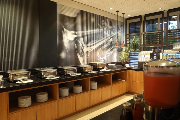 Imagen del bar/restaurante del Hotel Courtyard By Marriott Wiesbaden-nordenstadt. Foto 5