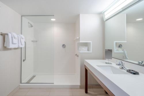 Imagen de la habitación del Hotel Courtyard By Marriott Wilkes-barre Arena. Foto 17