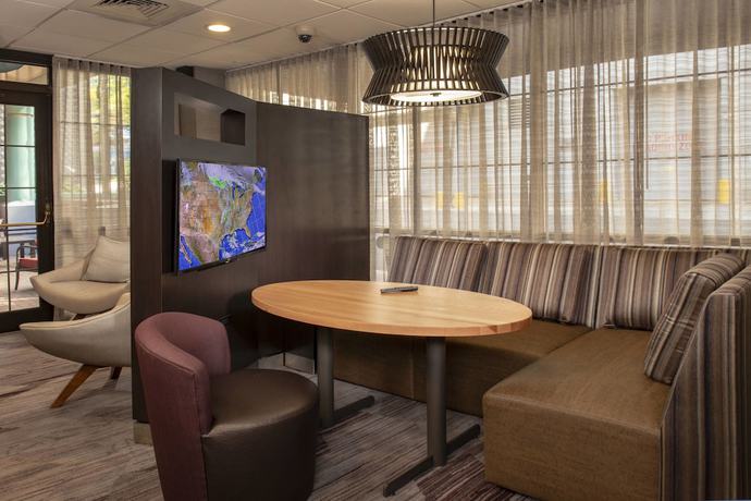 Imagen de los interiores del Hotel Courtyard By Marriott Wilmington Downtown. Foto 13
