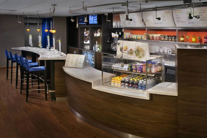 Imagen del bar/restaurante del Hotel Courtyard By Marriott Wilmington Downtown. Foto 4