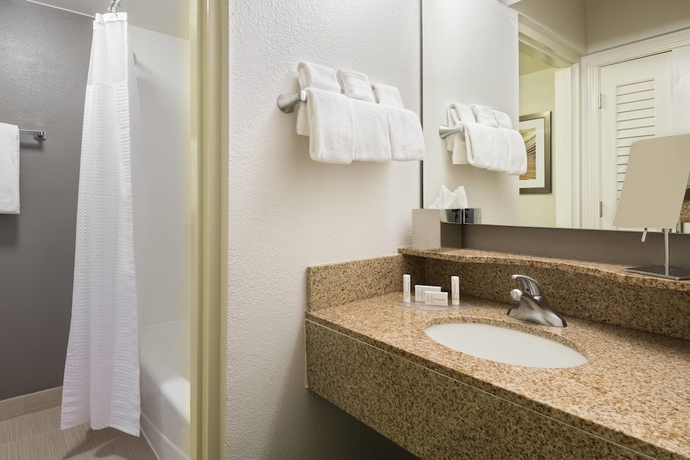 Imagen de la habitación del Hotel Courtyard By Marriott Wilmington / Wrightsville Beach. Foto 10