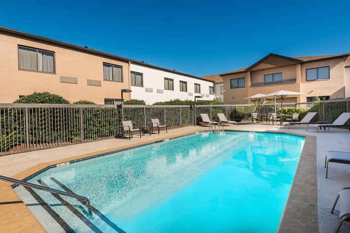 Imagen de la piscina del Hotel Courtyard By Marriott Wilmington / Wrightsville Beach. Foto 19