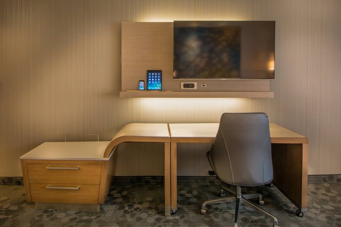 Imagen de la habitación del Hotel Courtyard By Marriott Winnipeg Airport. Foto 8