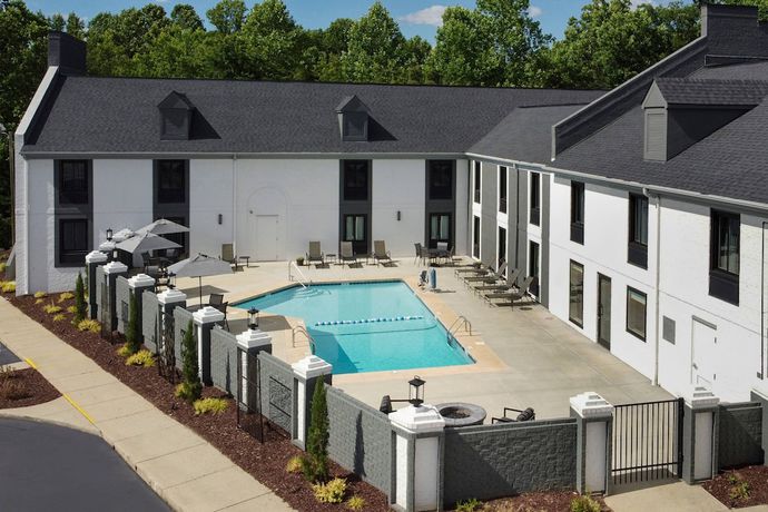 Imagen de la piscina del Hotel Courtyard By Marriott Winston-salem University. Foto 19