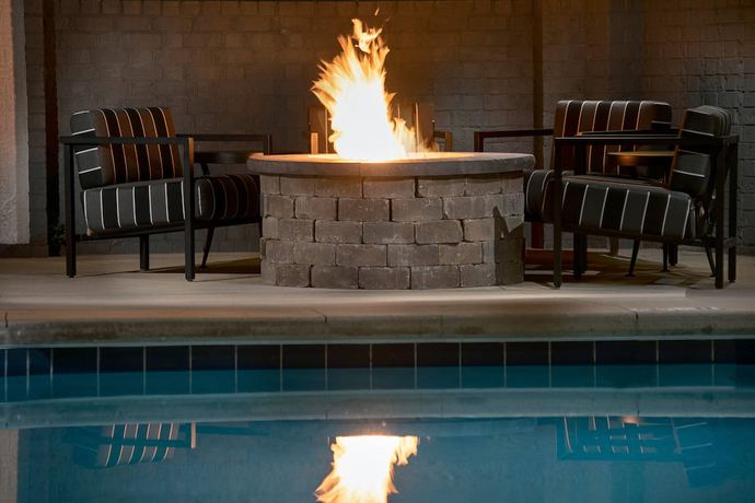 Imagen de la piscina del Hotel Courtyard By Marriott Winston-salem University. Foto 20