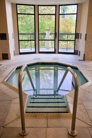 Imagen de la piscina del Hotel Courtyard By Marriott Woburn/boston North. Foto 16