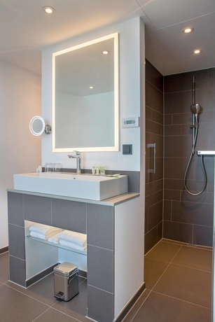 Imagen de la habitación del Hotel Courtyard By Marriott Wolfsburg. Foto 10