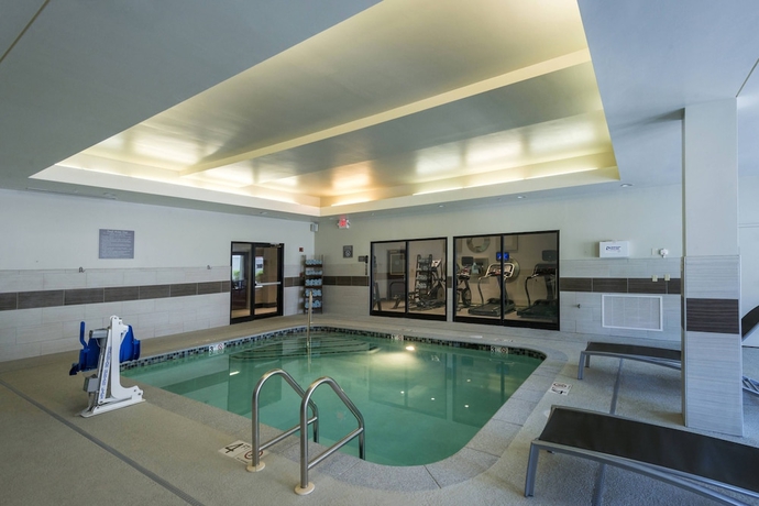 Imagen de la piscina del Hotel Courtyard By Marriott Worcester. Foto 19