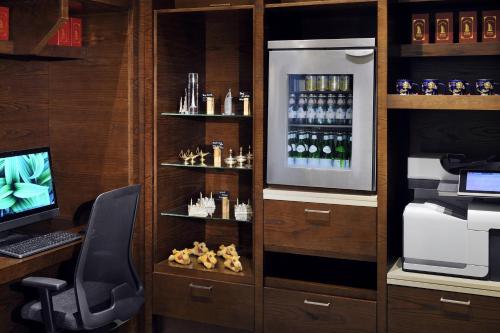 Imagen general del Hotel Courtyard By Marriott World Trade Center Abu Dhabi. Foto 12