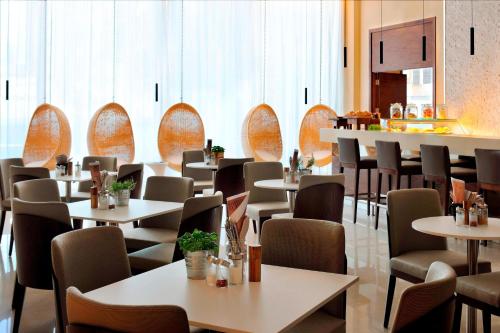 Imagen general del Hotel Courtyard By Marriott World Trade Center Abu Dhabi. Foto 14