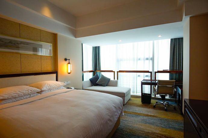Imagen de la habitación del Hotel Courtyard By Marriott Wuxi Lihu Lake. Foto 5